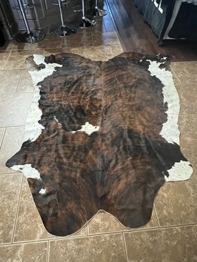 Sunshine Cowhides 7’x6’ Brindle Pattern Cowhide Rug Great Shape